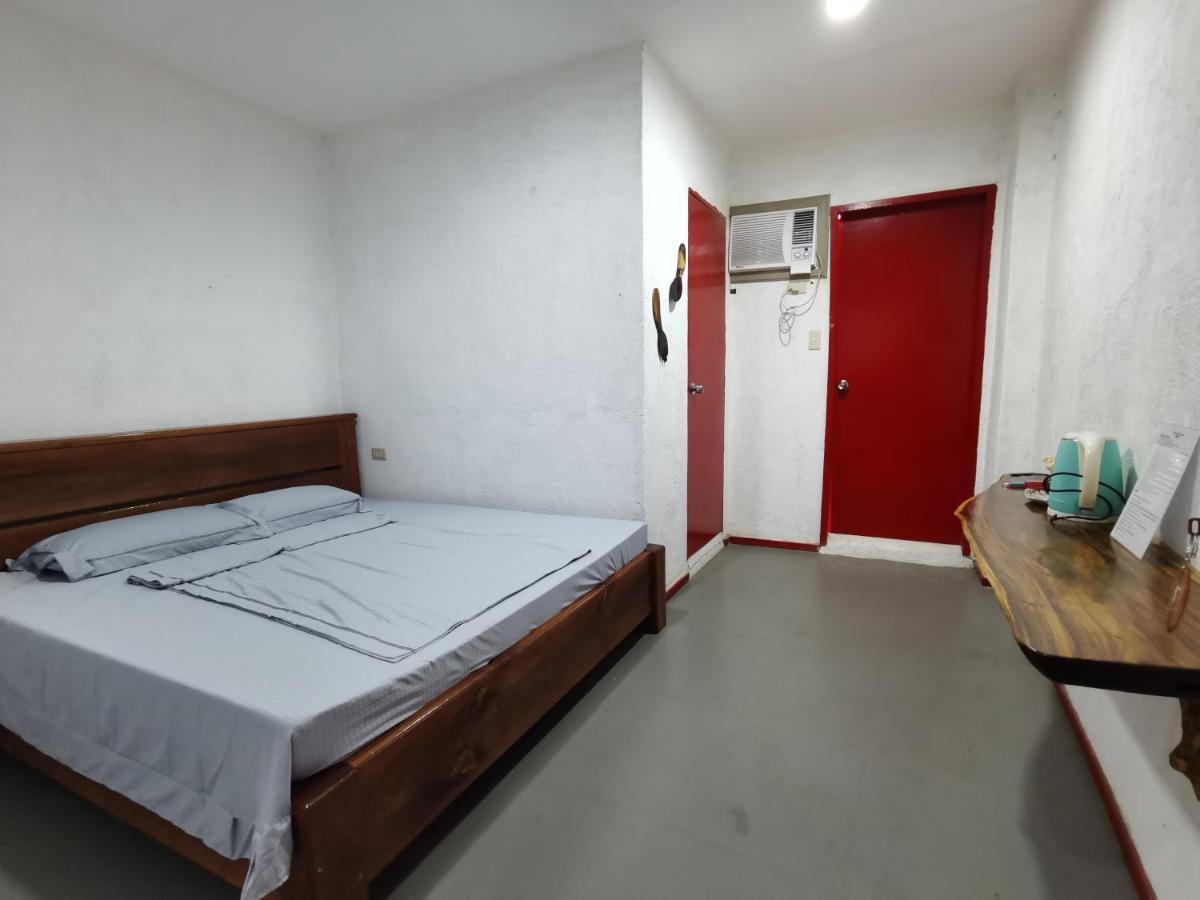 Panda Guest House Coron Bagian luar foto